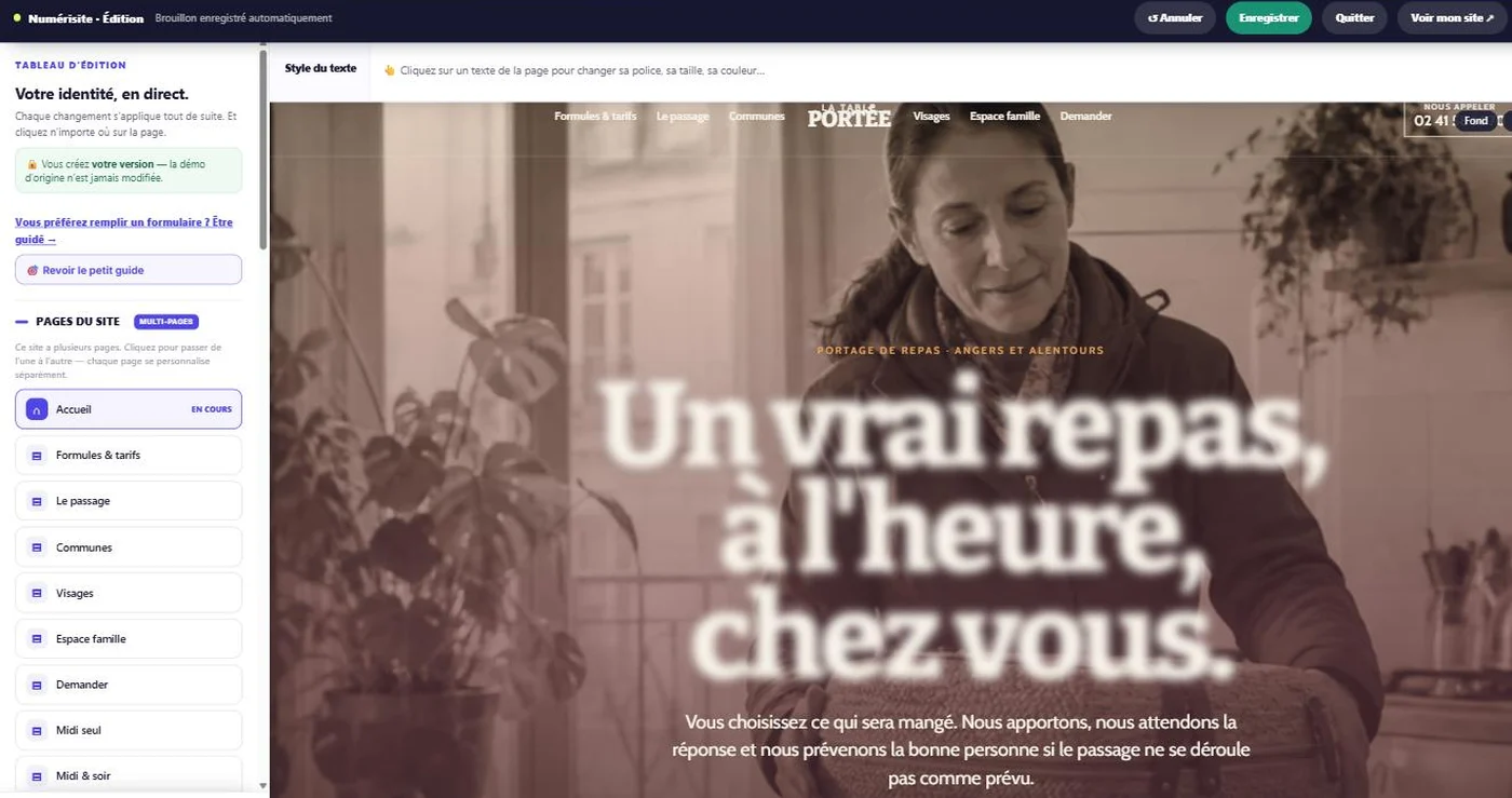 L'éditeur Numérisite ouvert sur une démo : le tableau d'édition à gauche, le site à droite