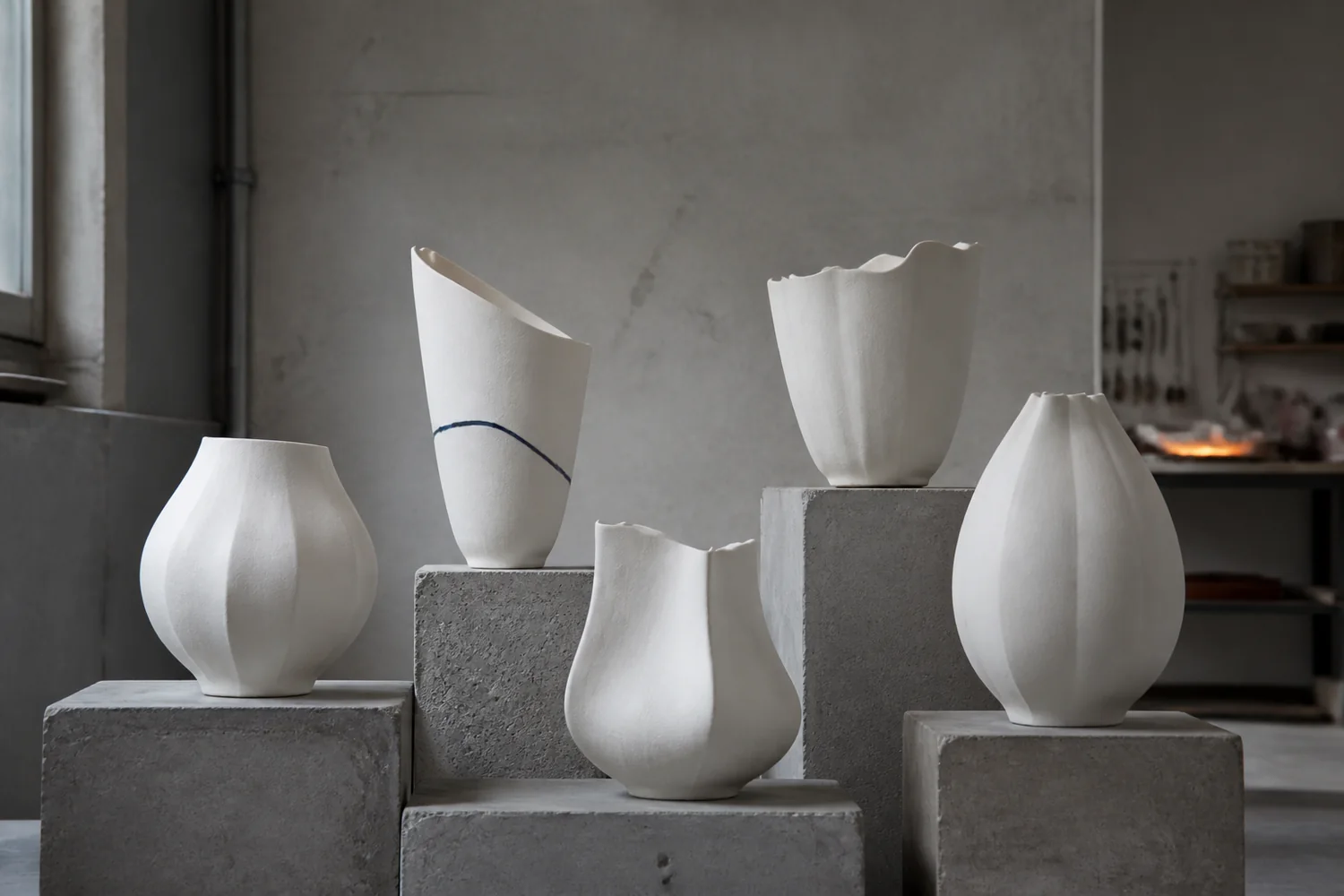 Ensemble de créations en porcelaine
