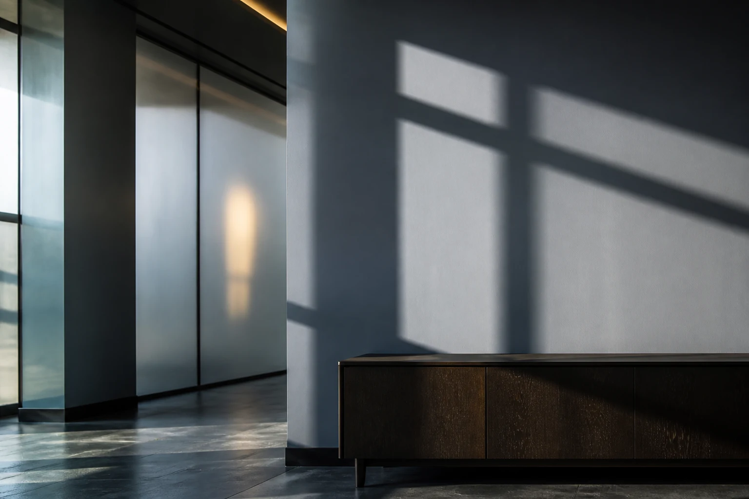 Ombres architecturales sur le mur d’un espace calme