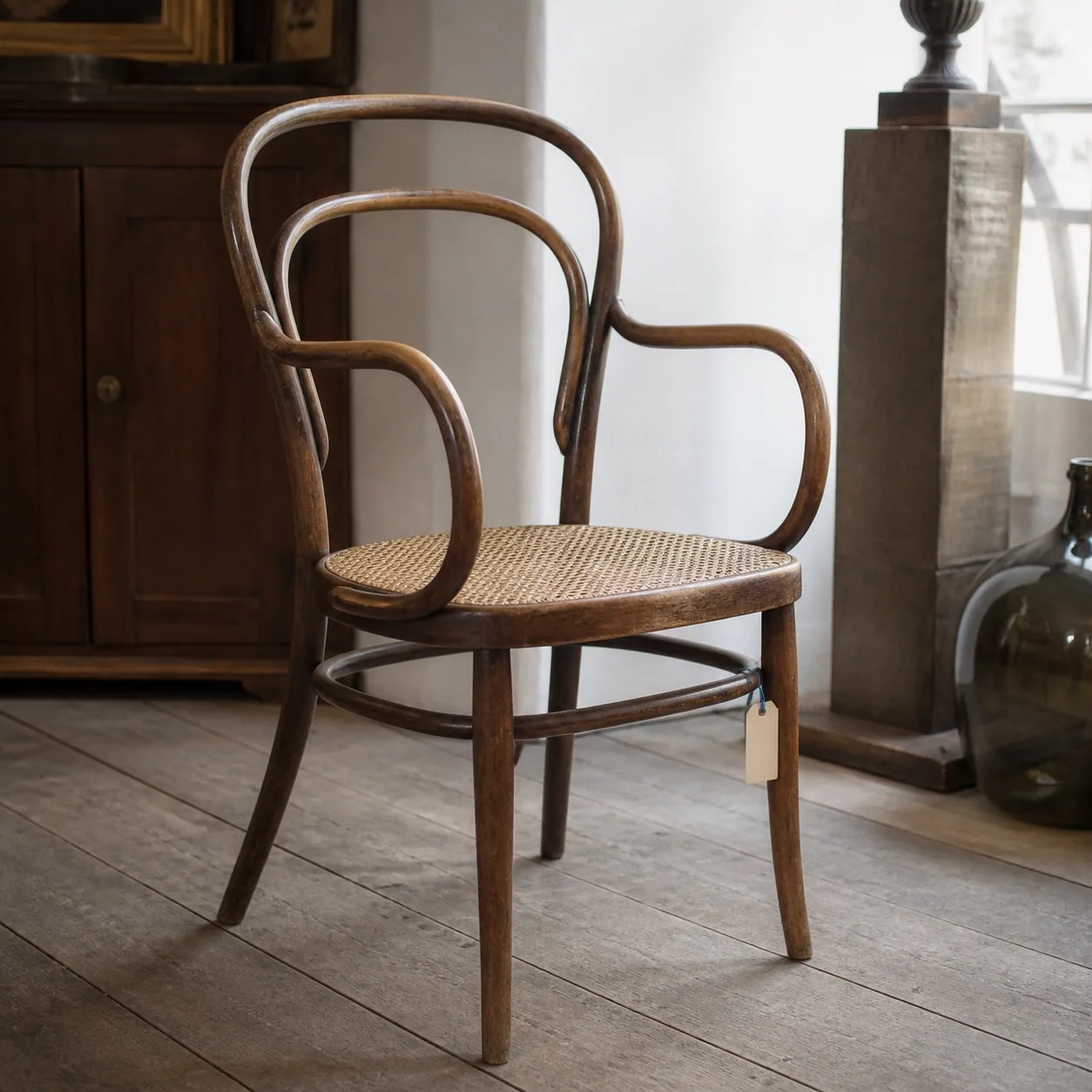 Fauteuil courbé cannage