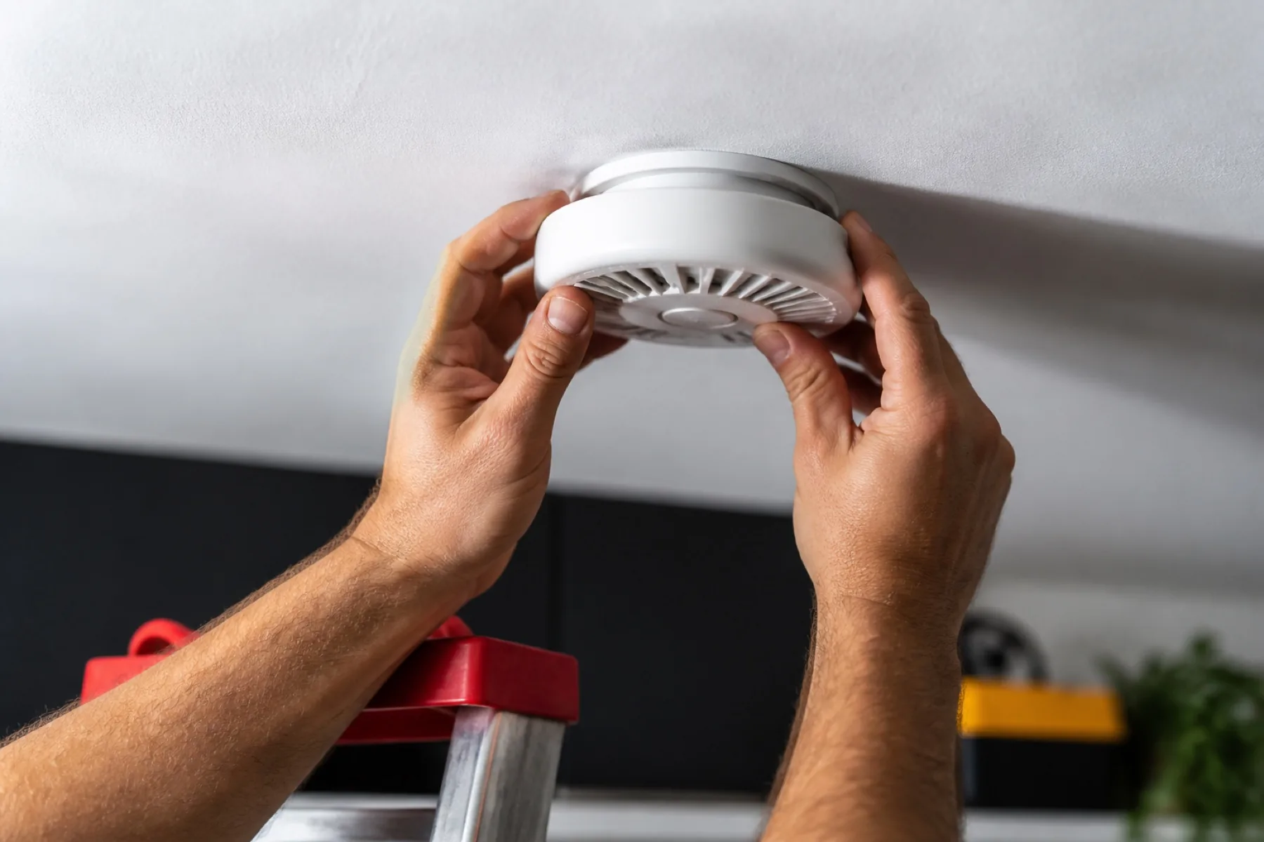 Accessoire correctement posé sur un mur propre