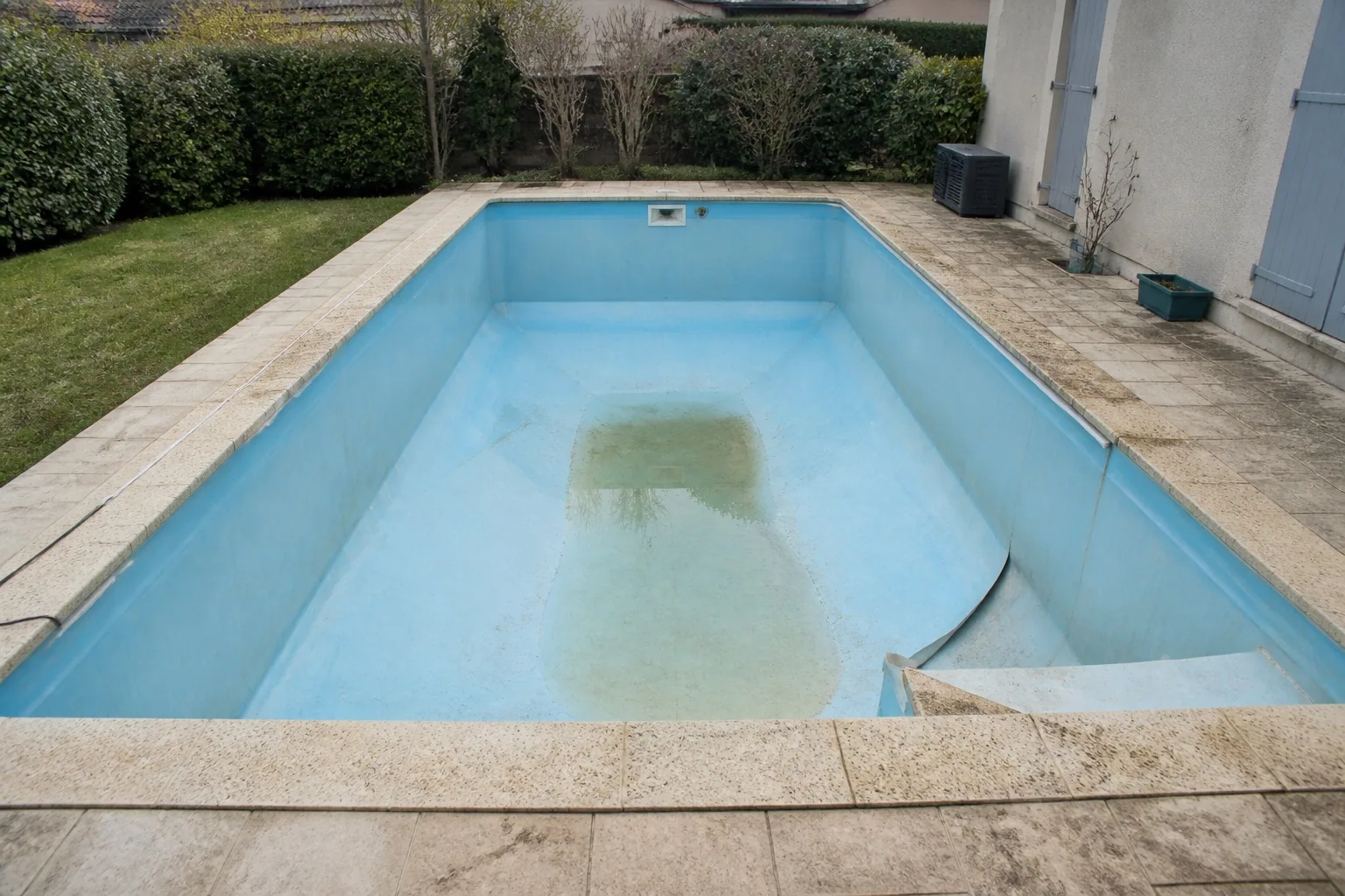 Piscine avant rénovation